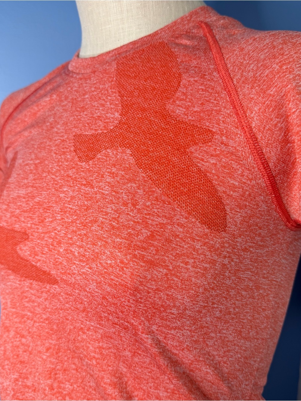 Oiselle Women's Short Sleeve Flyte Flying Birds Seamless Crackle Orange Small - Picture 3 of 5